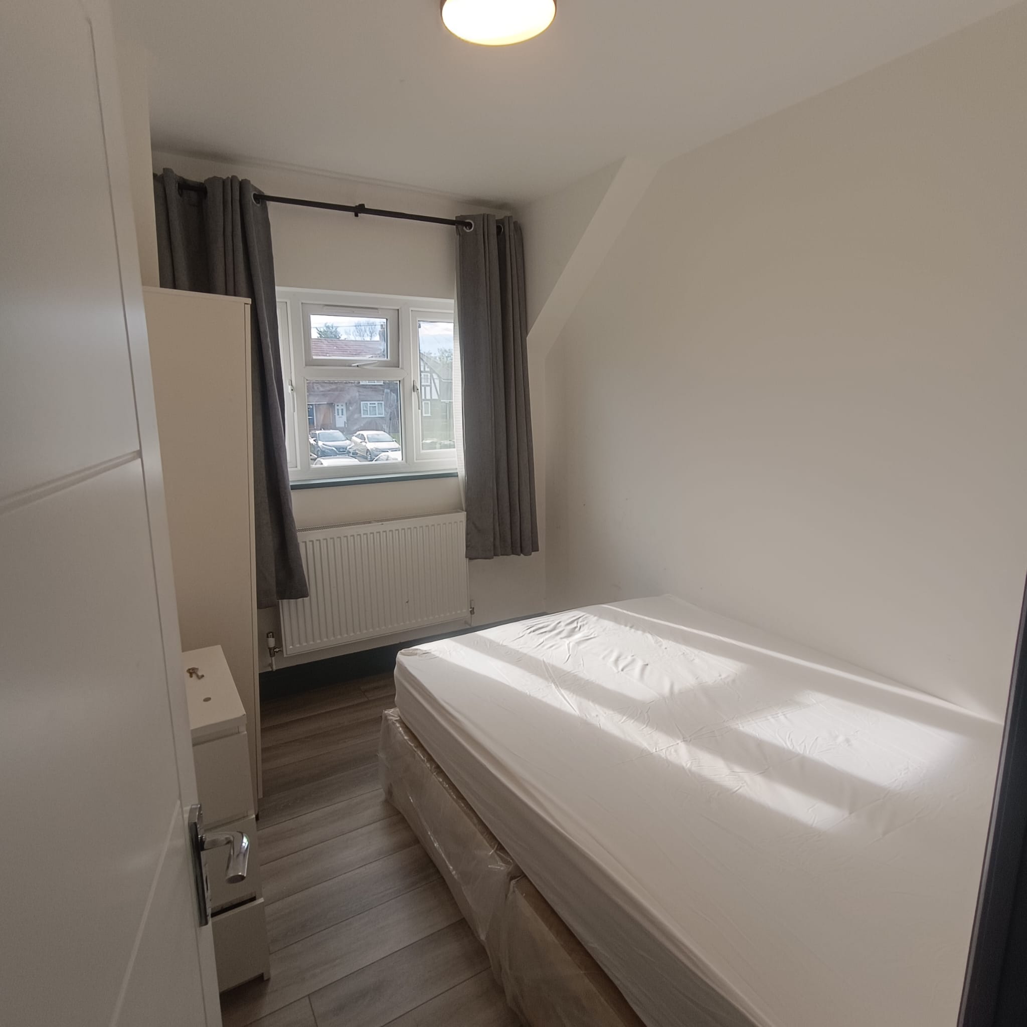 Room Available in Eltham